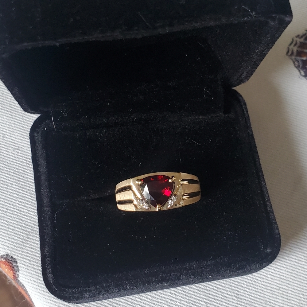 Garnet/diamond solid gold ring 10k size 91/2